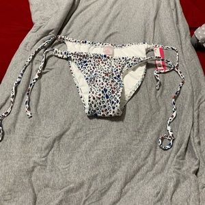 Bikini bottoms
